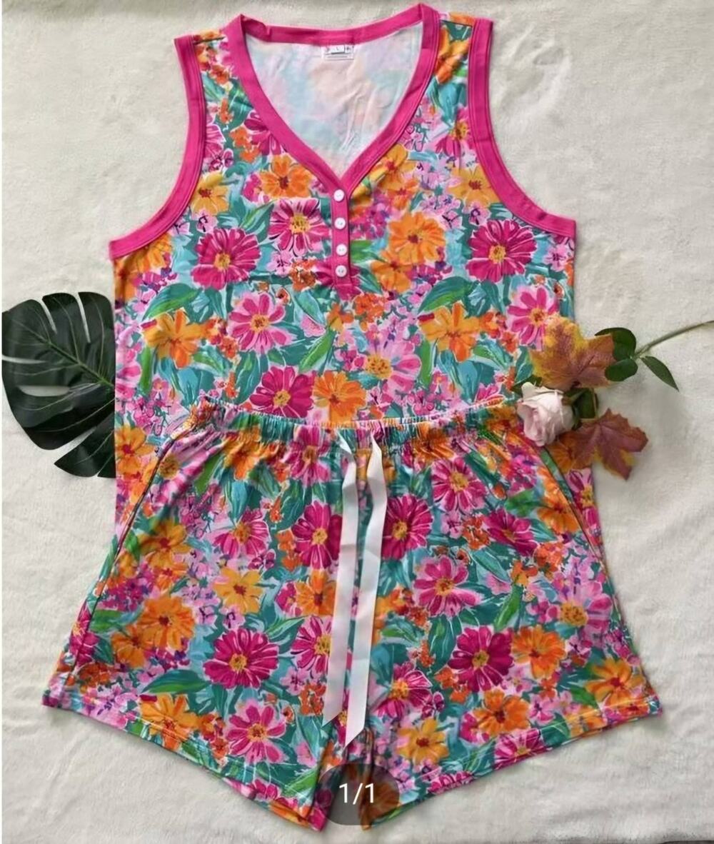 Shirley & Stone Bright Floral Pajama Set NWT Tank Top and Shorts Flowers Pockets